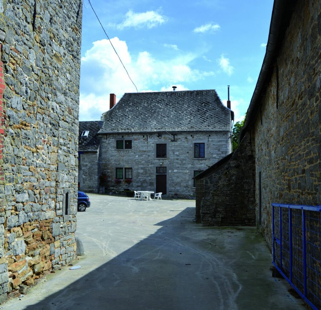 Cour de la ferme de la Tour.