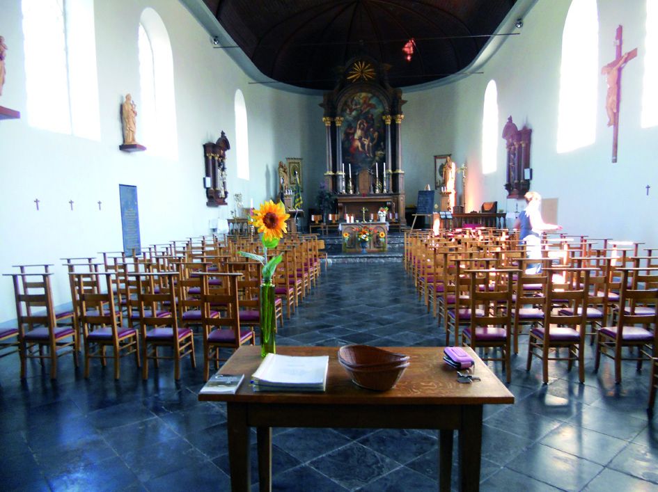 L’intérieur de l’église Saint-Barthélemy.