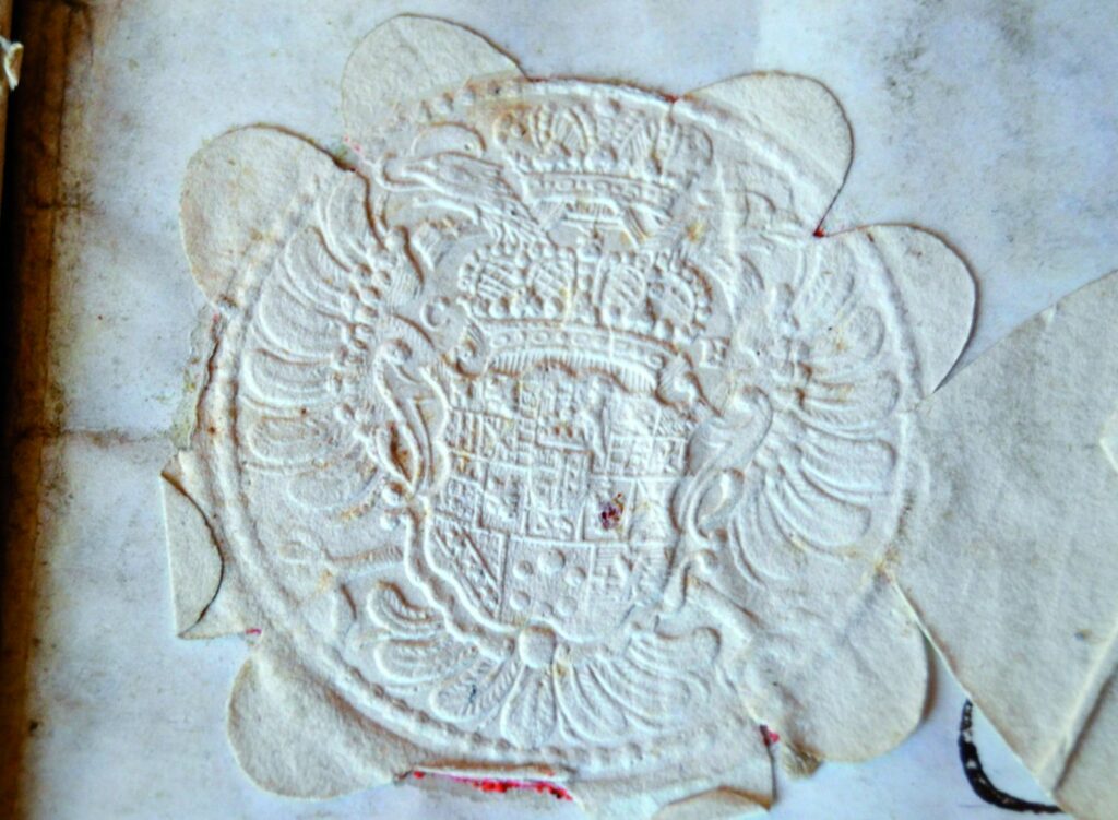 Sceau de l’acte de vente par engagère de la seigneurie hautaine de Lisogne (1755). Conservé au château de Lisogne.
